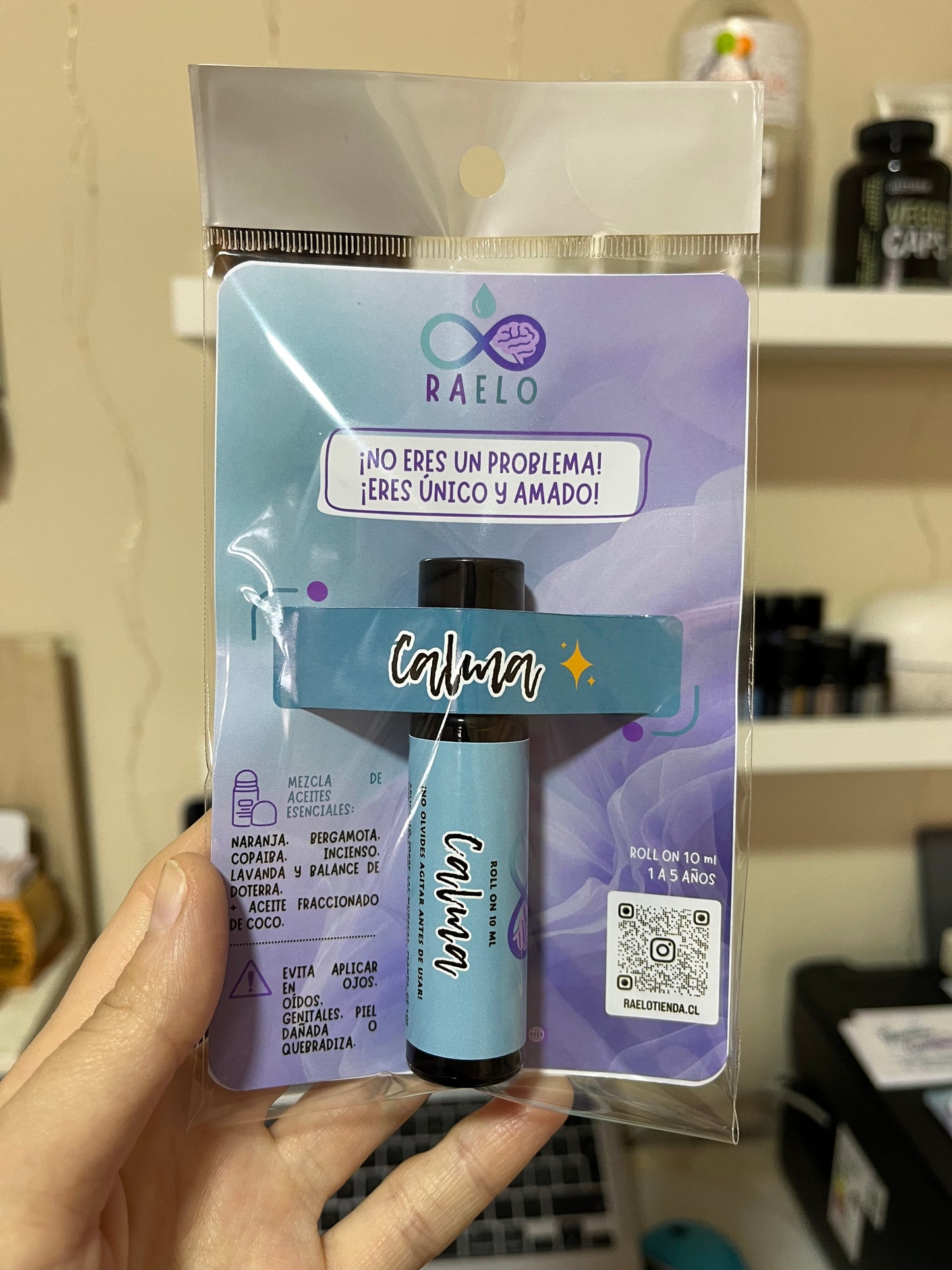 Roll on Calma de 10 ml para apoyar la regulación emocional y energética en personas sin diagnóstico. Producto natural hecho en Chile.