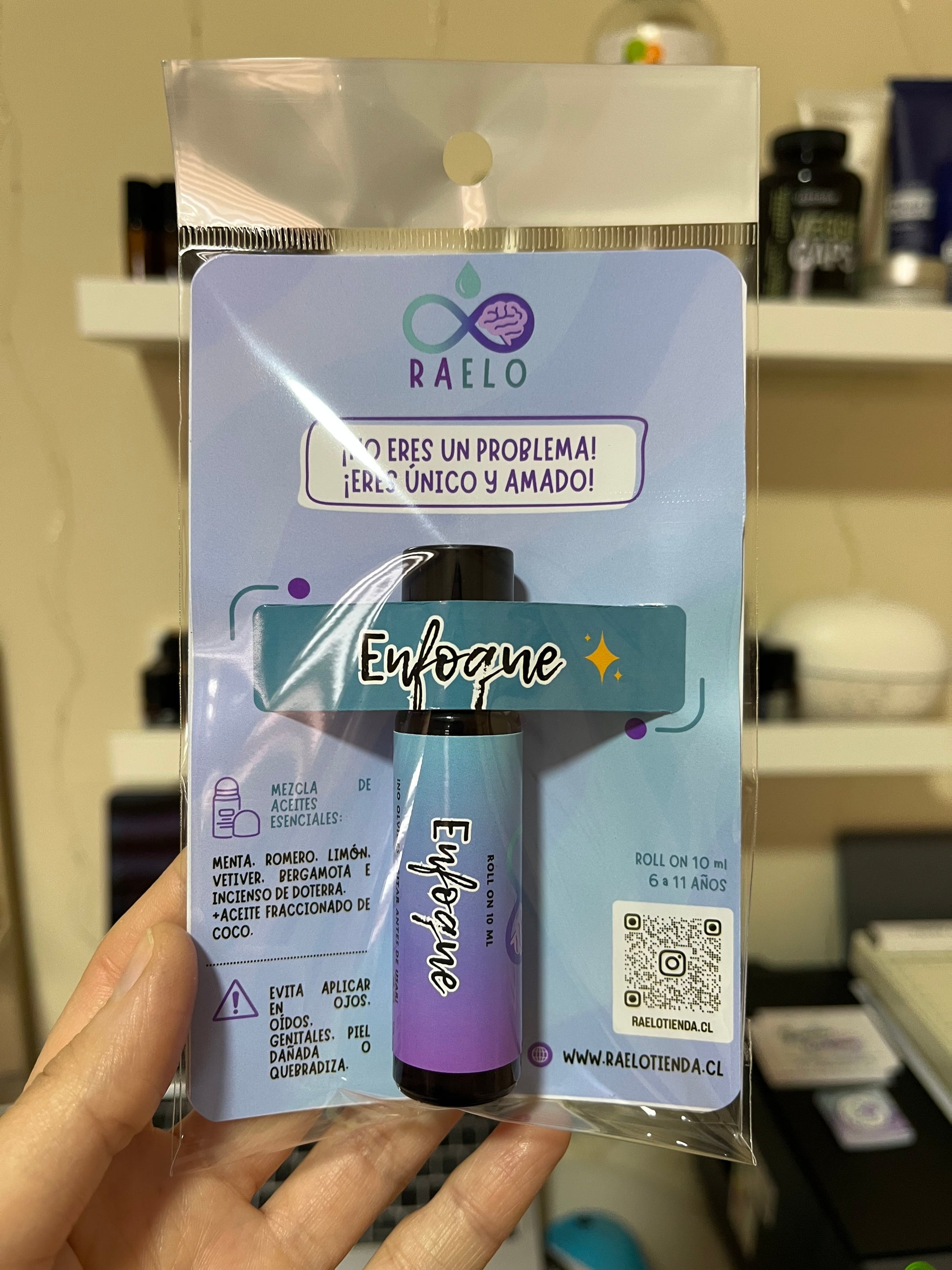 Roll on Enfoque de 10 ml para concentración y apoyo cognitivo. Ideal para personas neurodivergentes. Producto natural hecho en Chile.